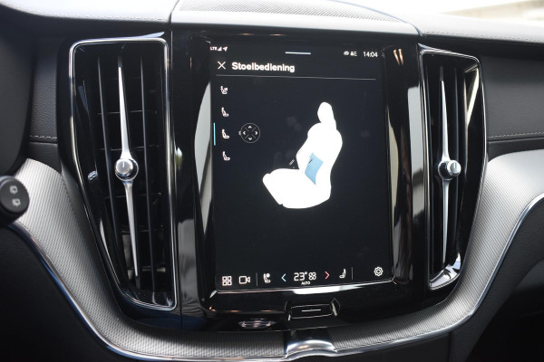 Volvo XC60 T6 350PK Plug-in hybrid AWD Ultra Black Edition / Luchtvering / Bowers & Wilkins / Adaptive Cruise control / Head-up Display / Elektrische stoelen met geheugen / Massagefunctie voorstoelen / Stoelverwarming V+A / Stoelventilatie / Stuurverwarming / 360 Camera /
