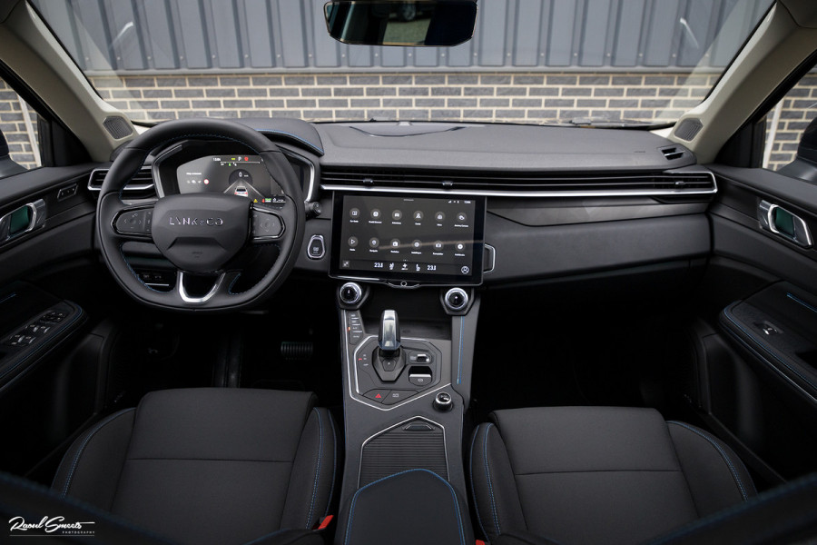 Lynk & Co 01 1.5 | ALL-IN PRIJZEN – inclusief onderhoud, originele Lynk & Co software-update en 1 jaar BOVAG-garantie | Adaptieve cruise | Panoramadak | Blis | Memory |