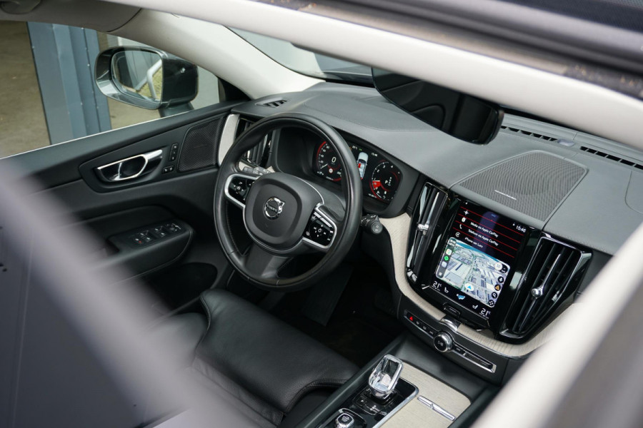 Volvo XC60 2.0 B5 Inscription + PANORAMA / 360 CAMERA / LEDER / TREKHAAK /