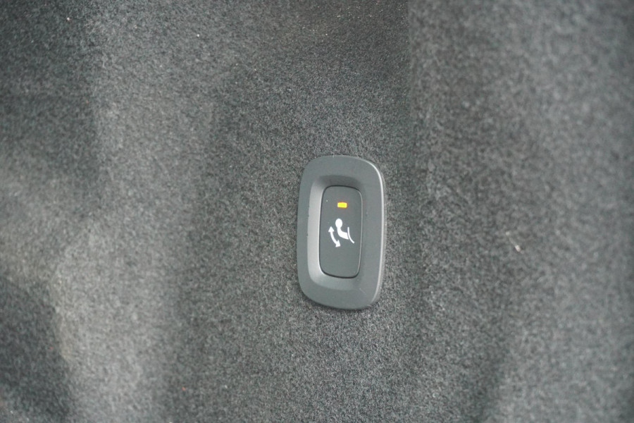 Volvo XC60 2.0 B5 Inscription + PANORAMA / 360 CAMERA / LEDER / TREKHAAK /