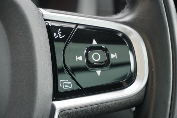 Volvo XC60 2.0 B5 Inscription + PANORAMA / 360 CAMERA / LEDER / TREKHAAK /