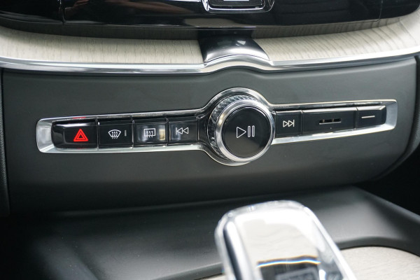 Volvo XC60 2.0 B5 Inscription + PANORAMA / 360 CAMERA / LEDER / TREKHAAK /