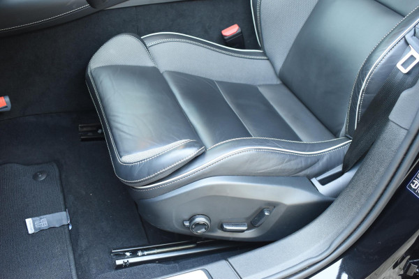 Volvo V60 T6 350PK Plug-in hybrid AWD Plus Dark / Adaptive Cruise Control / 360 Camera / Harman Kardon / Stoel- en stuurverwarming / Stoelverwarming achter / Trekhaak elektrisch wegklapbaar / Elektrische stoelen met geheugen