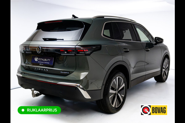 Volkswagen Tiguan 1.5 eHybrid Elegance | Elec. trekhaak | HUD | Pano dak | Stoel- stuur- & achterbankverw. | IQ Led | Adap. Cruise | Massagestoelen, Sfeerverlichting, Navigatie, App. connect, Spraakbediening, 19"LMV, Cipressino Green Metallic