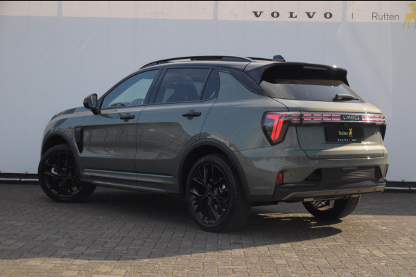 Lynk & Co 01 276PK Automaat More Trekhaak / Adaptive cruise control / Leren bekleding / Elektrisch verstelbare stoelen / Schuif- kanteldak / Stoel- en stuurverwarming / Parkeersensoren V+A / 360 Graden Camera / Elektrische achterklep / 20" lichtmetalen velgen