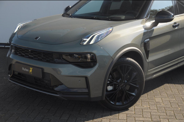 Lynk & Co 01 276PK Automaat More Trekhaak / Adaptive cruise control / Leren bekleding / Elektrisch verstelbare stoelen / Schuif- kanteldak / Stoel- en stuurverwarming / Parkeersensoren V+A / 360 Graden Camera / Elektrische achterklep / 20" lichtmetalen velgen