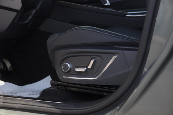 Lynk & Co 01 276PK Automaat More Trekhaak / Adaptive cruise control / Leren bekleding / Elektrisch verstelbare stoelen / Schuif- kanteldak / Stoel- en stuurverwarming / Parkeersensoren V+A / 360 Graden Camera / Elektrische achterklep / 20" lichtmetalen velgen