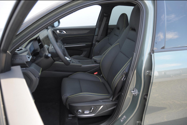 Lynk & Co 01 276PK Automaat More Trekhaak / Adaptive cruise control / Leren bekleding / Elektrisch verstelbare stoelen / Schuif- kanteldak / Stoel- en stuurverwarming / Parkeersensoren V+A / 360 Graden Camera / Elektrische achterklep / 20" lichtmetalen velgen