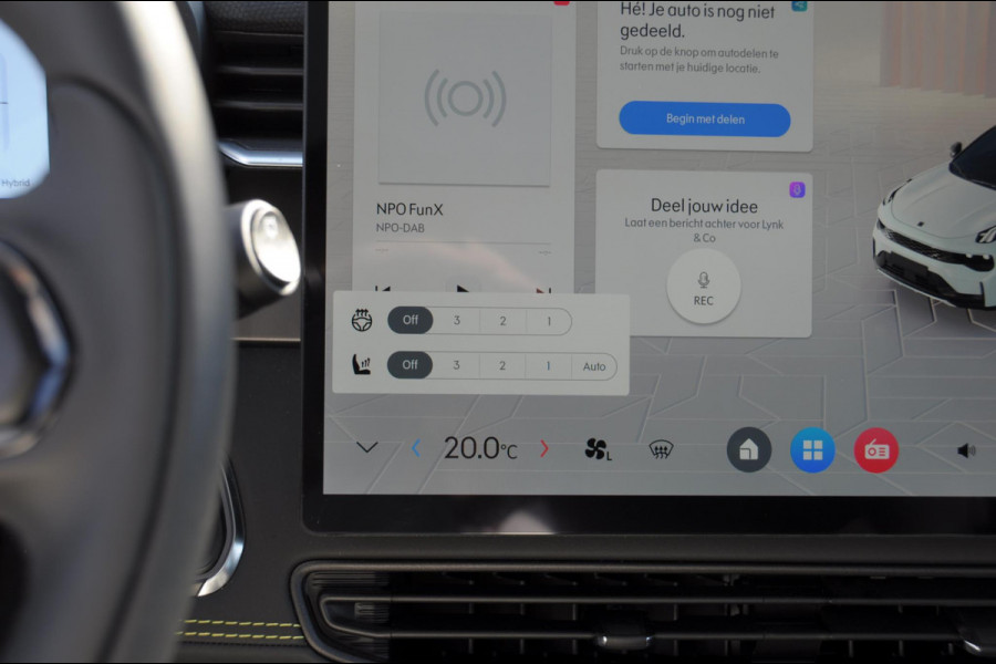 Lynk & Co 01 276PK Automaat More Trekhaak / Adaptive cruise control / Leren bekleding / Elektrisch verstelbare stoelen / Schuif- kanteldak / Stoel- en stuurverwarming / Parkeersensoren V+A / 360 Graden Camera / Elektrische achterklep / 20" lichtmetalen velgen
