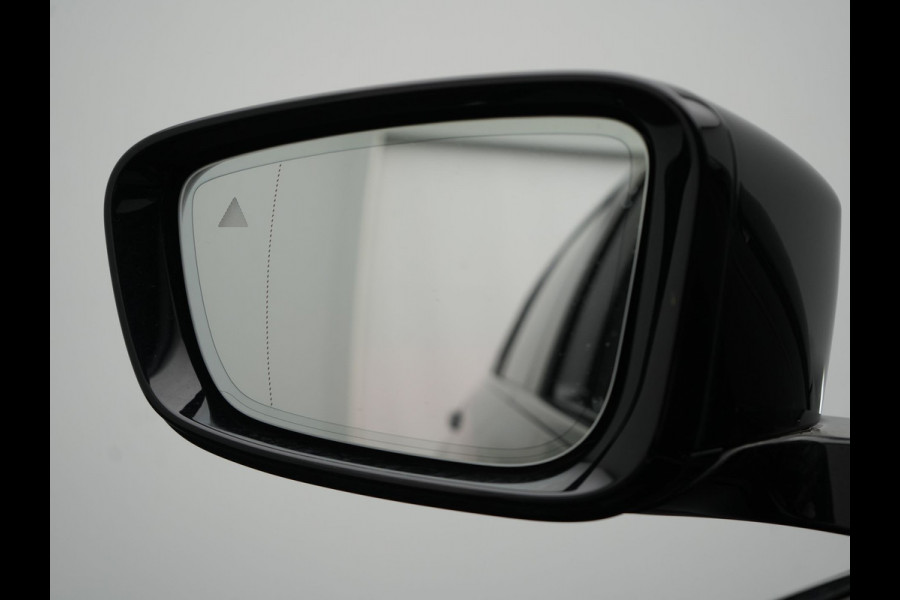 BMW 3 Serie Touring 320e M Sport PHEV Dealer O.H. | Trekhaak Af Fabriek | Panodak | Adaptive Cruise | Laser LED | Camera | Alcantara Sportstoelen Verwarmd | Sfeerverlichting | Keyless | Blis | Apple Carplay | Navigatie | DAB | Plug In Hybrid