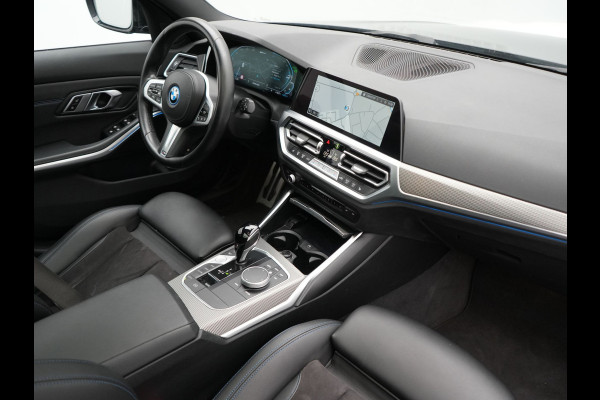 BMW 3 Serie Touring 320e M Sport PHEV Dealer O.H. | Trekhaak Af Fabriek | Panodak | Adaptive Cruise | Laser LED | Camera | Alcantara Sportstoelen Verwarmd | Sfeerverlichting | Keyless | Blis | Apple Carplay | Navigatie | DAB | Plug In Hybrid