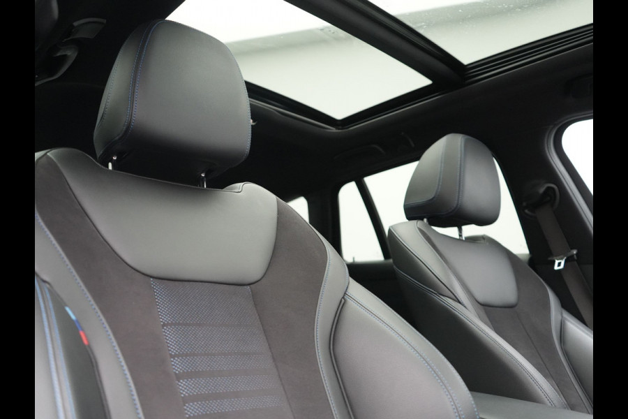 BMW 3 Serie Touring 320e M Sport PHEV Dealer O.H. | Trekhaak Af Fabriek | Panodak | Adaptive Cruise | Laser LED | Camera | Alcantara Sportstoelen Verwarmd | Sfeerverlichting | Keyless | Blis | Apple Carplay | Navigatie | DAB | Plug In Hybrid
