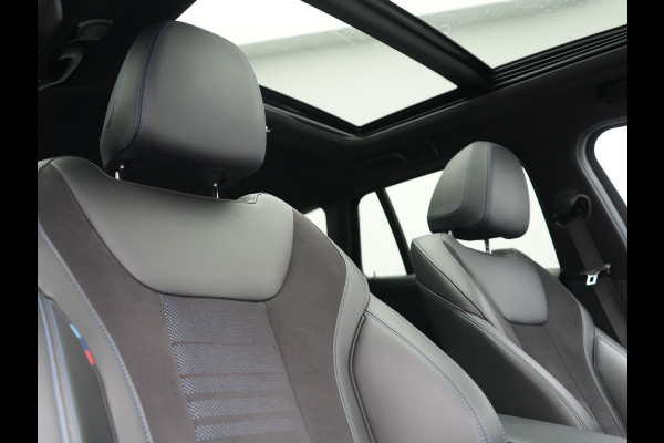 BMW 3 Serie Touring 320e M Sport PHEV Dealer O.H. | Trekhaak Af Fabriek | Panodak | Adaptive Cruise | Laser LED | Camera | Alcantara Sportstoelen Verwarmd | Sfeerverlichting | Keyless | Blis | Apple Carplay | Navigatie | DAB | Plug In Hybrid