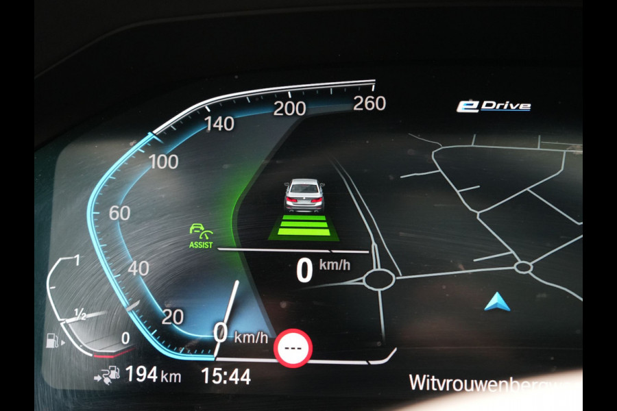 BMW 3 Serie Touring 320e M Sport PHEV Dealer O.H. | Trekhaak Af Fabriek | Panodak | Adaptive Cruise | Laser LED | Camera | Alcantara Sportstoelen Verwarmd | Sfeerverlichting | Keyless | Blis | Apple Carplay | Navigatie | DAB | Plug In Hybrid