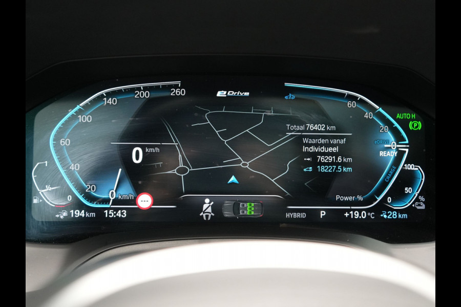 BMW 3 Serie Touring 320e M Sport PHEV Dealer O.H. | Trekhaak Af Fabriek | Panodak | Adaptive Cruise | Laser LED | Camera | Alcantara Sportstoelen Verwarmd | Sfeerverlichting | Keyless | Blis | Apple Carplay | Navigatie | DAB | Plug In Hybrid