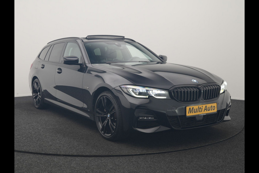 BMW 3 Serie Touring 320e M Sport PHEV Dealer O.H. | Trekhaak Af Fabriek | Panodak | Adaptive Cruise | Laser LED | Camera | Alcantara Sportstoelen Verwarmd | Sfeerverlichting | Keyless | Blis | Apple Carplay | Navigatie | DAB | Plug In Hybrid