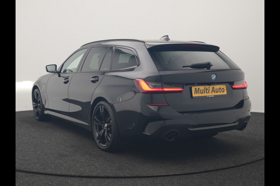 BMW 3 Serie Touring 320e M Sport PHEV Dealer O.H. | Trekhaak Af Fabriek | Panodak | Adaptive Cruise | Laser LED | Camera | Alcantara Sportstoelen Verwarmd | Sfeerverlichting | Keyless | Blis | Apple Carplay | Navigatie | DAB | Plug In Hybrid