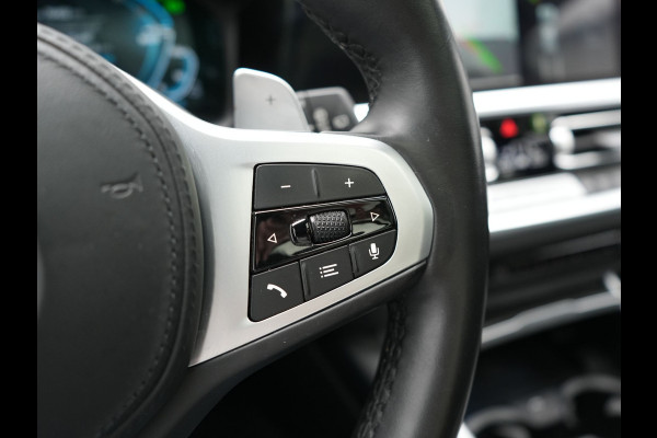 BMW 3 Serie Touring 320e M Sport PHEV Dealer O.H. | Trekhaak Af Fabriek | Panodak | Adaptive Cruise | Laser LED | Camera | Alcantara Sportstoelen Verwarmd | Sfeerverlichting | Keyless | Blis | Apple Carplay | Navigatie | DAB | Plug In Hybrid