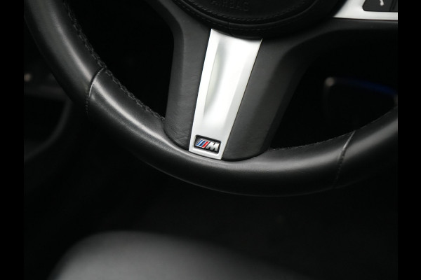 BMW 3 Serie Touring 320e M Sport PHEV Dealer O.H. | Trekhaak Af Fabriek | Panodak | Adaptive Cruise | Laser LED | Camera | Alcantara Sportstoelen Verwarmd | Sfeerverlichting | Keyless | Blis | Apple Carplay | Navigatie | DAB | Plug In Hybrid