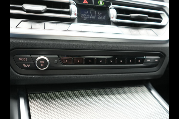 BMW 3 Serie Touring 320e M Sport PHEV Dealer O.H. | Trekhaak Af Fabriek | Panodak | Adaptive Cruise | Laser LED | Camera | Alcantara Sportstoelen Verwarmd | Sfeerverlichting | Keyless | Blis | Apple Carplay | Navigatie | DAB | Plug In Hybrid