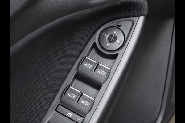 Ford Focus 1.0 Edition Sport (APPLE CARPLAY,NAVI,PDC,CLIMATE,CRUISE,LED,ELEKTRISCH PAKKET,SPORTSTOELEN,LM VELGEN)