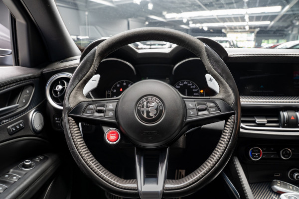 Alfa Romeo Stelvio 2.9 V6 AWD Quadrifoglio Harman K Leer ACC Carbon Seat Pack Panoramadak PDC Camera Memory seats Stuurverwarming Stoelverwarming LM velgen