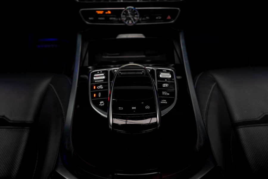 Mercedes-Benz G-Klasse 63 Brabus 800 Burmester Carbon 360° Camera Distronic+ Leer Navi Elektr. bedienb. glazen schuif-/kanteldak PTS Ambient Memory seats Alcantara binnenhemel Stoelverwarming voor & achter  LM velgen