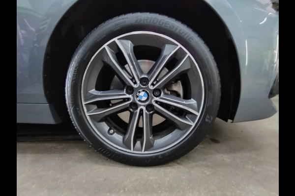 BMW 2 Serie Gran Coupé 218i Dealer onderhouden!