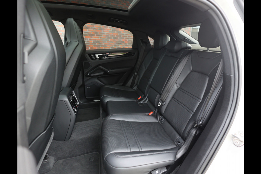 Porsche Cayenne Coupé 3.0 E-Hybrid | Pano - Sport Chrono - BOSE
