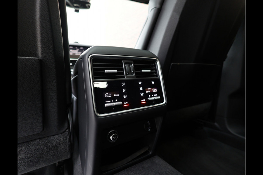 Porsche Cayenne Coupé 3.0 E-Hybrid | Pano - Sport Chrono - BOSE