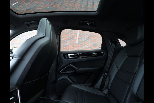 Porsche Cayenne Coupé 3.0 E-Hybrid | Pano - Sport Chrono - BOSE