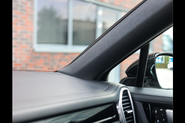 Porsche Cayenne Coupé 3.0 E-Hybrid | Pano - Sport Chrono - BOSE