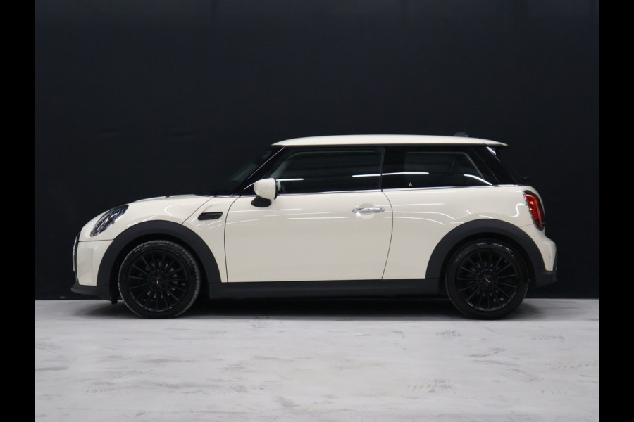 MINI 3-deurs 1.5 One Business Edition [APPLE CARPLAY, JCW VELG, PARKEERSENSOR, SPORTSTOELEN, CRUISE CONTROL, NIEUWSTAAT]