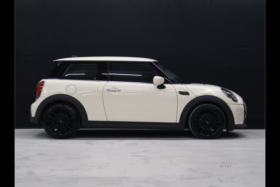 MINI 3-deurs 1.5 One Business Edition [APPLE CARPLAY, JCW VELG, PARKEERSENSOR, SPORTSTOELEN, CRUISE CONTROL, NIEUWSTAAT]