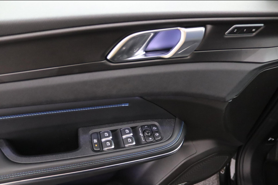 Lynk & Co 01 1.5*PLUG-IN*NAVI*PANO*CAM*ACC*CARPLAY*ECC*LED*