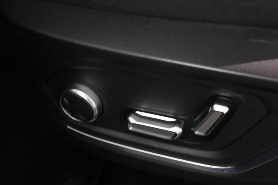 Lynk & Co 01 1.5*PLUG-IN*NAVI*PANO*CAM*ACC*CARPLAY*ECC*LED*