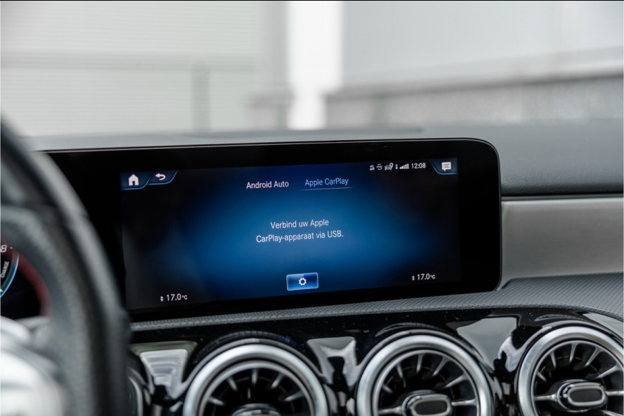 Mercedes-Benz A-Klasse 250 e AMG Line Pano / Sfeerverlichting / Carplay / Night Pakket / 18inch /