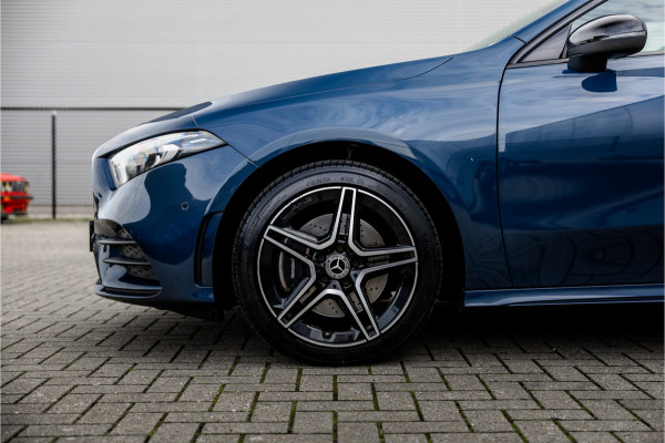 Mercedes-Benz A-Klasse 250 e AMG Line Pano / Sfeerverlichting / Carplay / Night Pakket / 18inch /