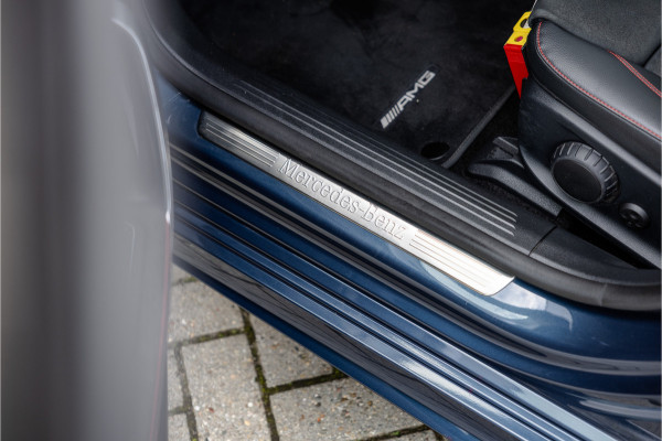 Mercedes-Benz A-Klasse 250 e AMG Line Pano / Sfeerverlichting / Carplay / Night Pakket / 18inch /