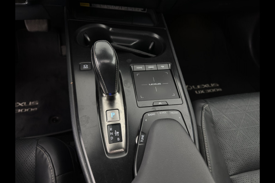 Lexus UX 300e Luxury 54 kWh (INCL.BTW)  Aut. *PANO | LEATHER | FULL-LED | ADAPTIVE-CRUISE | CAMERA | KEYLESS | NAVI-FULLMAP | DAB+ | PRIVACY-GLASS | ECC | PDC | 17''ALU*