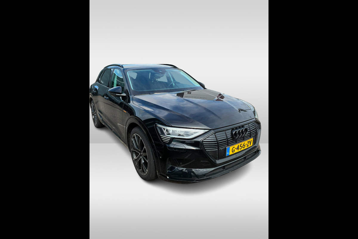 Audi e-tron e-tron 50 quattro Launch edition 71 kWh / CarPlay / Luchtvering / Parkeerhulp V+A / 21'' / Virtual Cockpit / Cruise Control
