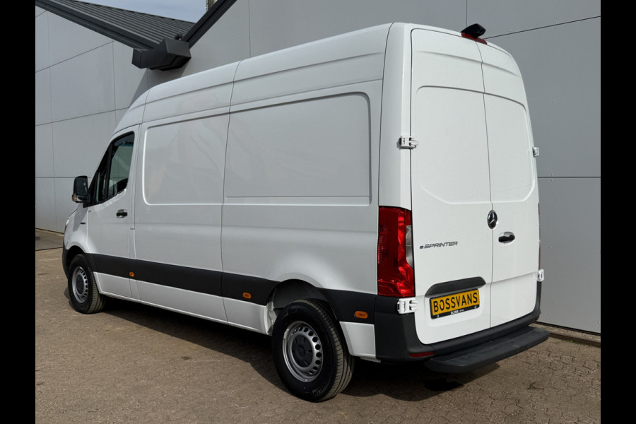 Mercedes-Benz eSprinter 312 55kWh L2H2 Elektrisch 168 km WLTP 97,1% (SOH) 80kW Snelladen Climate Control Camera Stoelverwarming Laadkabel