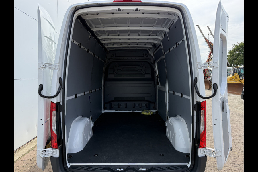 Mercedes-Benz eSprinter 312 55kWh L2H2 Elektrisch 168 km WLTP 97,1% (SOH) 80kW Snelladen Climate Control Camera Stoelverwarming Laadkabel