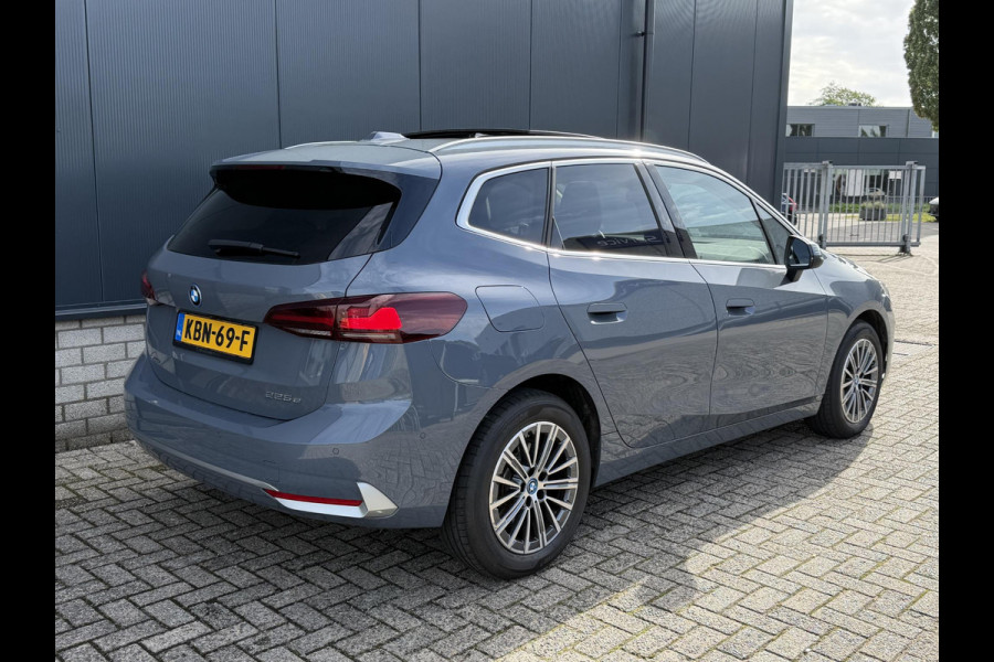 BMW 2 Serie Active Tourer 225e xDrive Luxury Line 17"/Leder + memory/Panoramadak/Stoelmassage/Harman Kardon/Camera/Head-up/Apple Carplay & Android Auto