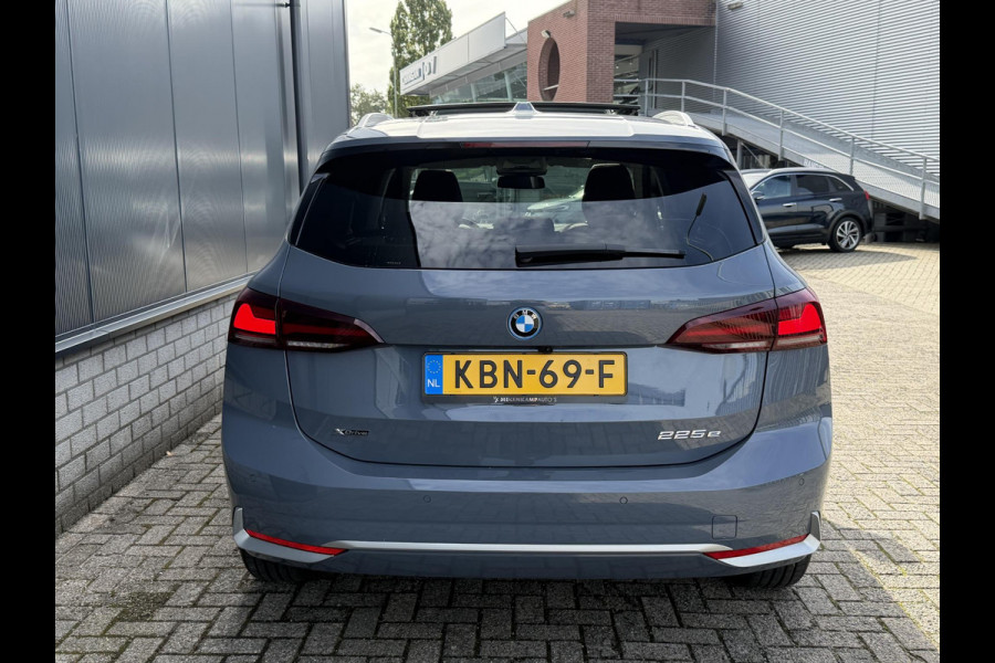 BMW 2 Serie Active Tourer 225e xDrive Luxury Line 17"/Leder + memory/Panoramadak/Stoelmassage/Harman Kardon/Camera/Head-up/Apple Carplay & Android Auto