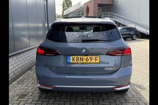 BMW 2 Serie Active Tourer 225e xDrive Luxury Line 17"/Leder + memory/Panoramadak/Stoelmassage/Harman Kardon/Camera/Head-up/Apple Carplay & Android Auto