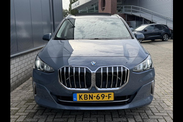BMW 2 Serie Active Tourer 225e xDrive Luxury Line 17"/Leder + memory/Panoramadak/Stoelmassage/Harman Kardon/Camera/Head-up/Apple Carplay & Android Auto