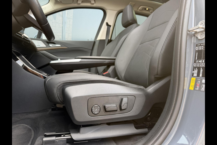 BMW 2 Serie Active Tourer 225e xDrive Luxury Line 17"/Leder + memory/Panoramadak/Stoelmassage/Harman Kardon/Camera/Head-up/Apple Carplay & Android Auto