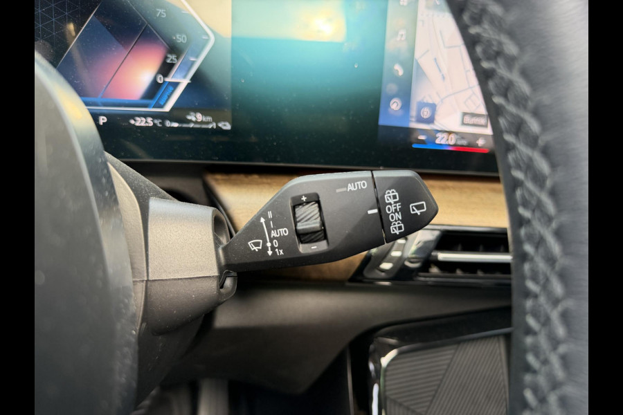 BMW 2 Serie Active Tourer 225e xDrive Luxury Line 17"/Leder + memory/Panoramadak/Stoelmassage/Harman Kardon/Camera/Head-up/Apple Carplay & Android Auto