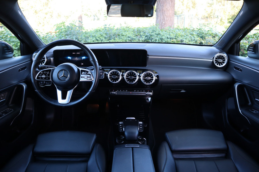 Mercedes-Benz A-Klasse 180 Business Solution Luxury | Sfeerverlichting | Camera |